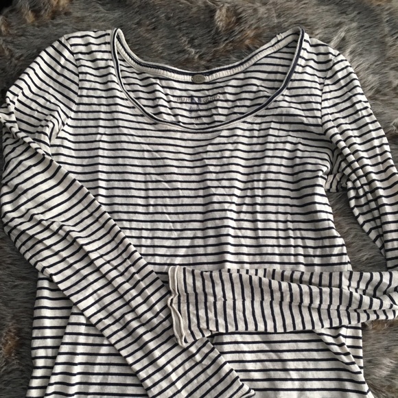 Anthropologie Tops - Anthropologie long sleeved women’s t-shirt